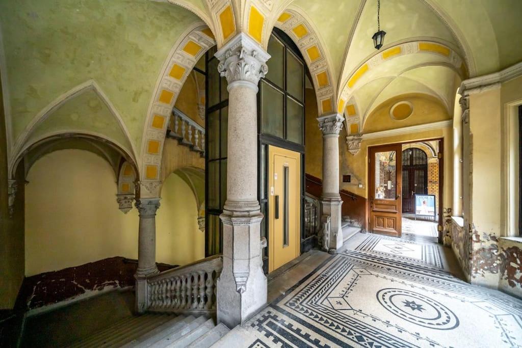 Andrassy Grandeur With Indoor Parking Lejlighed Budapest Eksteriør billede